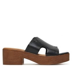 Klapki Lasocki. Czarne klapki damskie Lasocki, bez wzorów, bez obcasa. Za 159.99 zł.