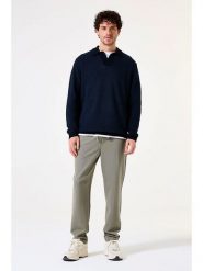 Garcia Spodnie w kolorze khaki rozmiar: S. Brązowe spodnie materiałowe męskie Garcia, bez wzorów, z materiału. Za 121.45 zł.