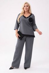Elegancki grafitowy komplet Adriana - bluzka + długie spodnie PLUS SIZE XXL OVERSIZE. Szare spodnie materiałowe damskie Moda Size Plus Iwanek, bez wzorów, z materiału, biznesowe, plus size. W wyprzedaży za 299.90 zł.