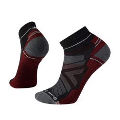 Skarpety trekkingowe Smartwool Hike Light Cushion Ankle. Czerwone skarpetki męskie Smartwool, bez wzorów, z wełny. Za 94.99 zł.