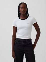 GAP Koszulka w kolorze białym rozmiar: XXL. Białe bluzki damskie GAP, xxl, bez wzorów, bez kołnierzyka, bez ramiączek. Za 53.17 zł.