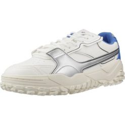 Buty ELLESSE EL42M52492 Biały. Białe buty trekkingowe męskie Ellesse, z materiału, bez zapięcia, trekkingowe. Za 621.45 zł.