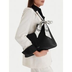 Torebka MEXX. Czarne torebki klasyczne damskie Mexx, bez wzorów, bez dodatków. Za 179.99 zł.