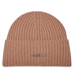 Czapka Calvin Klein. Fioletowe czapki zimowe damskie CALVIN KLEIN. Za 219.99 zł.
