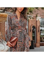 Milan Kiss Sukienka ze wzorem rozmiar: XL. Sukienki damskie Milan Kiss, na co dzień, xl, bez wzorów, bez kołnierzyka, bez ramiączek, maxi, proste. Za 152.99 zł.