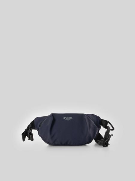 4F Nerka - granatowa Uniwersalny. Niebieskie shopper bag damskie 4f, bez wzorów, z nadrukiem, bez dodatków. Za 79.99 zł.