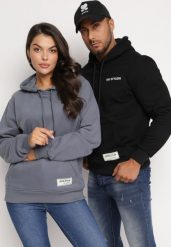 Czarna Bluza Wykończona Polarem z Kieszonką i Nadrukiem na Tyle Lilles. Czarne bluzy z kapturem męskie Born2be, l, z polaru. Za 89.99 zł.