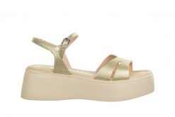 Sandały Wonders A-3710 Platino 138019, Złoty, Skóra naturalna - 37. Żółte sandały damskie Wonders, bez wzorów, z materiału, bez obcasa, na platformie. W wyprzedaży za 332.10 zł.