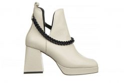 Botki Bayla-159 4455 001-P Beż Lico 159074, Skóra naturalna - 39. Brązowe botki damskie Bayla, ze skóry, klasyczne, bez obcasa, na platformie, bez zapięcia. W wyprzedaży za 269.10 zł.