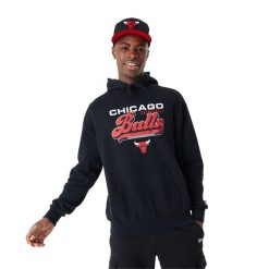Bluza męska New Era NBA Graphic OS Hoody Chicago Bulls. Czarne bluzy bez kaptura męskie New Era, l. Za 239.99 zł.