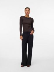 Vero Moda Koszulka w kolorze brązowym rozmiar: XS. Brązowe t-shirty damskie Vero Moda, xs, bez wzorów, prążkowane, bez kołnierzyka. Za 72.95 zł.