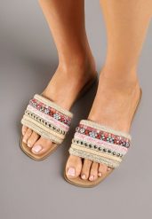Czerwono-Beżowe Klapki z Plecionką w Stylu Boho i Nitami Karvisa. Czerwone klapki damskie Born2be, bez wzorów, z jeansu, bez obcasa, na płaskiej podeszwie. Za 69.99 zł.