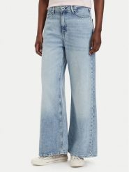 Guess Jeansy W6GA82 D0697 Niebieski jasny Relaxed Fit. Niebieskie jeansy damskie Guess. Za 524.99 zł.