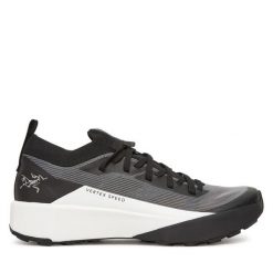 Trekkingi Arc'teryx. Czarne obuwie trekkingowe damskie Arc'teryx. Za 609.99 zł.