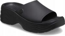 Klapki Dla Dorosłych Crocs Skyline Slide. Czarne klapki damskie Crocs, bez wzorów, z materiału, bez obcasa. Za 197.99 zł.