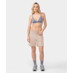 Spodenki dresowe Carpatree Cozy Leisure beżowe. Brązowe spodenki sportowe damskie Carpatree, l, z dresówki, na fitness i siłownię. W wyprzedaży za 119.99 zł.