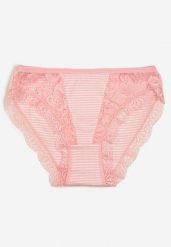 Różowe Bawełniane Majtki Figi z Ozdobną Koronką Waietra. Czerwone figi damskie Born2be, l, bez wzorów, z bawełny. Za 4.99 zł.