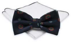 Ciemna Granatowa Mucha z Białą Poszetką -CHATTIER- Męska, w Pomarańczowo-Zielone Kwiatki. Niebieskie krawaty i muchy męskie Chattier, bez wzorów, eleganckie. Za 59.00 zł.
