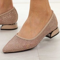 Beżowe czółenka damskie na obacasie Vinceza 62294. Brązowe czółenka damskie VINCEZA, bez wzorów, bez obcasa, na obcasie. Za 199.00 zł.