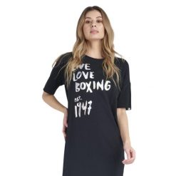 Błyszcząca damska koszulka maxi z krótkim rękawem. Czarne bluzki damskie LEONE 1947 APPAREL, l, z tkaniny, bez kołnierzyka, bez ramiączek. W wyprzedaży za 83.85 zł.
