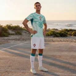 Męskie szorty reprezentacji Portugalii 2026 PUMA. Białe szorty męskie Puma, na jesień, bez wzorów, z materiału, klasyczne. Za 199.00 zł.