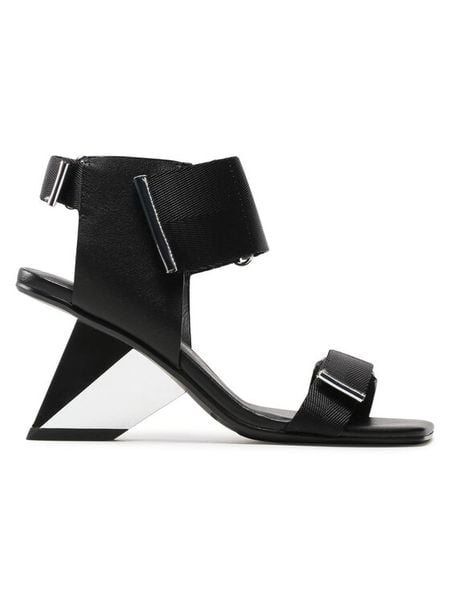 United Nude Sandały Rockit Run 106170115612 Czarny. Czarne sandały damskie United Nude, bez wzorów, ze skóry, bez obcasa, na słupku. Za 1,599.00 zł.