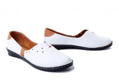ARTIKER RELAKS 38C0356 white/brown, półbuty/mokasyny damskie. Białe mokasyny damskie Artiker Relaks, z gumy. Za 140.94 zł.