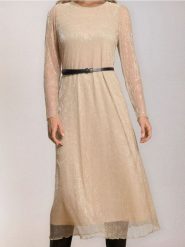 Elegancka sukienka szmizjerka z paskiem - złoty. Żółte sukienki damskie Sinsay, l, bez wzorów, eleganckie, bez kołnierzyka, bez ramiączek, szmizjerki. Za 59.99 zł.