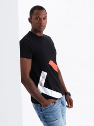 Bawełniany męski t-shirt z kontrastowym dwukolorowym printem – czarny V1 OM-TSPT-0219 - XL. Czarne t-shirty męskie Ombre Clothing, l, bez wzorów, z bawełny, bez kołnierzyka. W wyprzedaży za 39.99 zł.