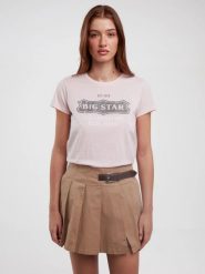 Koszulka damska z nadrukiem na piersi z kolekcji Authentic różowa Rissmelna 600. Czerwone t-shirty damskie Big Star, l, bez wzorów, z dzianiny, bez kołnierzyka. Za 89.99 zł.