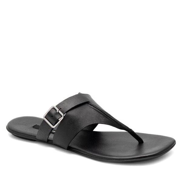 Japonki GINO ROSSI. Czarne klapki damskie Gino Rossi, bez wzorów, bez obcasa. Za 279.99 zł.