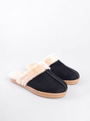 Trendyol Kapcie w kolorze czarnym rozmiar: 40. Czarne kapcie damskie Trendyol. Za 60.99 zł.