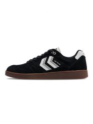 Buty halowe Hummel HB Team. Szare buty sportowe na co dzień damskie HUMMEL, bez wzorów, z materiału, na fitness i siłownię. Za 419.00 zł.