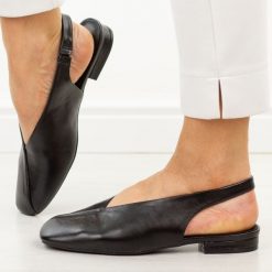 Czarne baleriny damskie Potocki 20335. Czarne baleriny damskie POTOCKI, bez wzorów, z jeansu, bez obcasa, na obcasie. Za 149.00 zł.