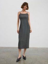 BGN Sukienka w kolorze antracytowym rozmiar: 40. Czarne sukienki damskie BGN, na imprezę, bez wzorów, bez kołnierzyka, bez ramiączek, midi. Za 78.99 zł.