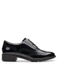 Clarks Oxfordy Havisham Oak 26178710 Czarny. Czarne półbuty damskie Clarks, bez wzorów, z lakierowanej skóry, bez obcasa. Za 449.99 zł.