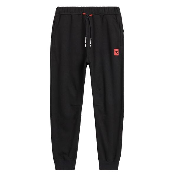 Spodnie dresowe męskie DIADORA JOGGER PANT URBANITY. Czarne spodnie dresowe męskie Diadora, z dresówki. Za 149.99 zł.