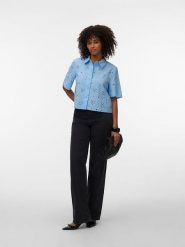 Vero Moda Bluzka w kolorze błękitnym rozmiar: S. Niebieskie bluzki damskie Vero Moda, s, bez wzorów, z bawełny, bez kołnierzyka, bez ramiączek. Za 132.98 zł.