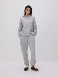 Bluza z kapturem - jasnoszary. Szare bluzy z kapturem damskie Reserved, l, z bawełny. Za 119.99 zł.