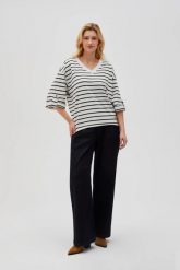 Bluza oversize w paski biało-czarna. Białe bluzy bez kaptura damskie MOODO, l, z bawełny. W wyprzedaży za 59.99 zł.