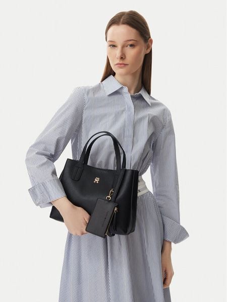 Tommy Hilfiger Torebka Th Icon Mini Satchel AW0AW18722 Czarny. Czarne torebki klasyczne damskie Tommy Hilfiger, bez wzorów, ze skóry, bez dodatków. Za 649.99 zł.