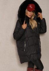 Czarna Pudełkowa Kurtka Pikowana Ozdobiona Odpinanym Futerkiem i Suwakiem Hedizelle. Czarne kurtki damskie Renee, na zimę, l, bez wzorów, z futra. Za 229.99 zł.