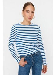 Trendyol Koszulka w kolorze niebiesko-białym rozmiar: L. Białe bluzki damskie Trendyol, l, bez wzorów, z bawełny, bez kołnierzyka, bez ramiączek. Za 46.45 zł.