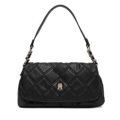 Torebka Tommy Hilfiger. Czarne torebki klasyczne damskie Tommy Hilfiger, bez wzorów, bez dodatków. Za 569.99 zł.