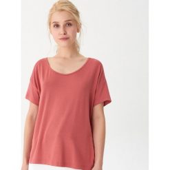 T-shirt basic - Różowy. Czerwone t-shirty damskie House, l, bez wzorów, bez kołnierzyka. Za 25.99 zł.