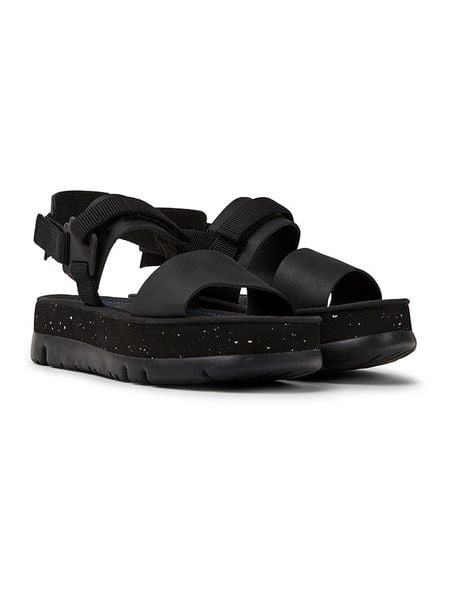 Camper Sandały "Oruga Up" w kolorze czarnym na obcasie rozmiar: 37. Czarne sandały damskie Camper, bez wzorów, z materiału, bez obcasa, na koturnie. Za 205.45 zł.