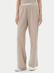 EA7 Emporio Armani Spodnie dresowe 7W000281 AF12501 U6155 Czarny Regular Fit. Czarne spodnie dresowe damskie EA7 Emporio Armani, l, bez wzorów, z dresówki. Za 309.99 zł.