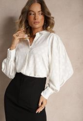 Biała Koszula z Kołnierzem i Szerokimi Mankietami Yanilo. Białe koszule damskie Renee, l, bez wzorów, biznesowe, bez kołnierzyka, bez ramiączek. Za 139.99 zł.