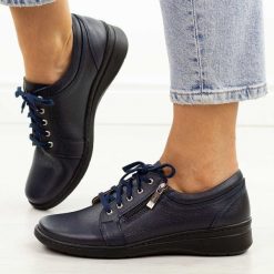 Granatowe skórzane Polskie półbuty damskie Gregors 1152. Niebieskie półbuty damskie GREGORS, bez wzorów, z jeansu, eleganckie, bez obcasa, na płaskiej podeszwie. Za 379.00 zł.