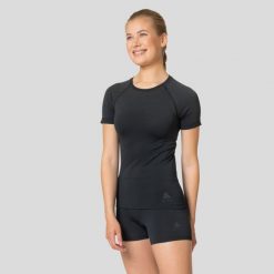 Koszulka termoaktywna z krótkim rękawem damska Odlo PERFORMANCE LIGHT ECO. Czarne bluzki sportowe damskie Odlo, bez kołnierzyka, bez ramiączek. Za 255.30 zł.